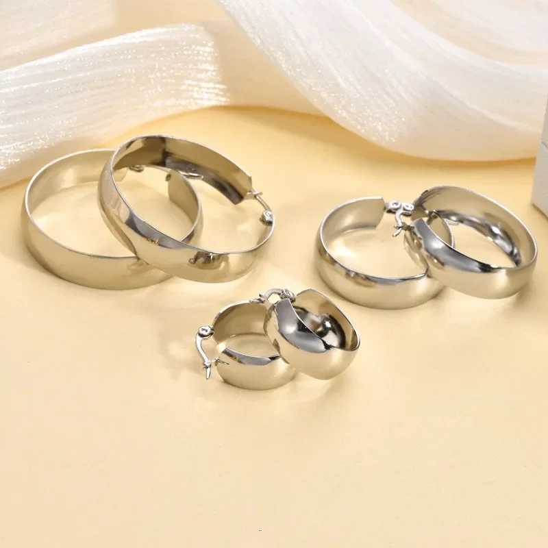 203040mm Mariasz Minimalist Simple Stainless Steel Hoop Earrings For Women Gold Plated Wide Round Female Jewelry Fashion Gift Y251018