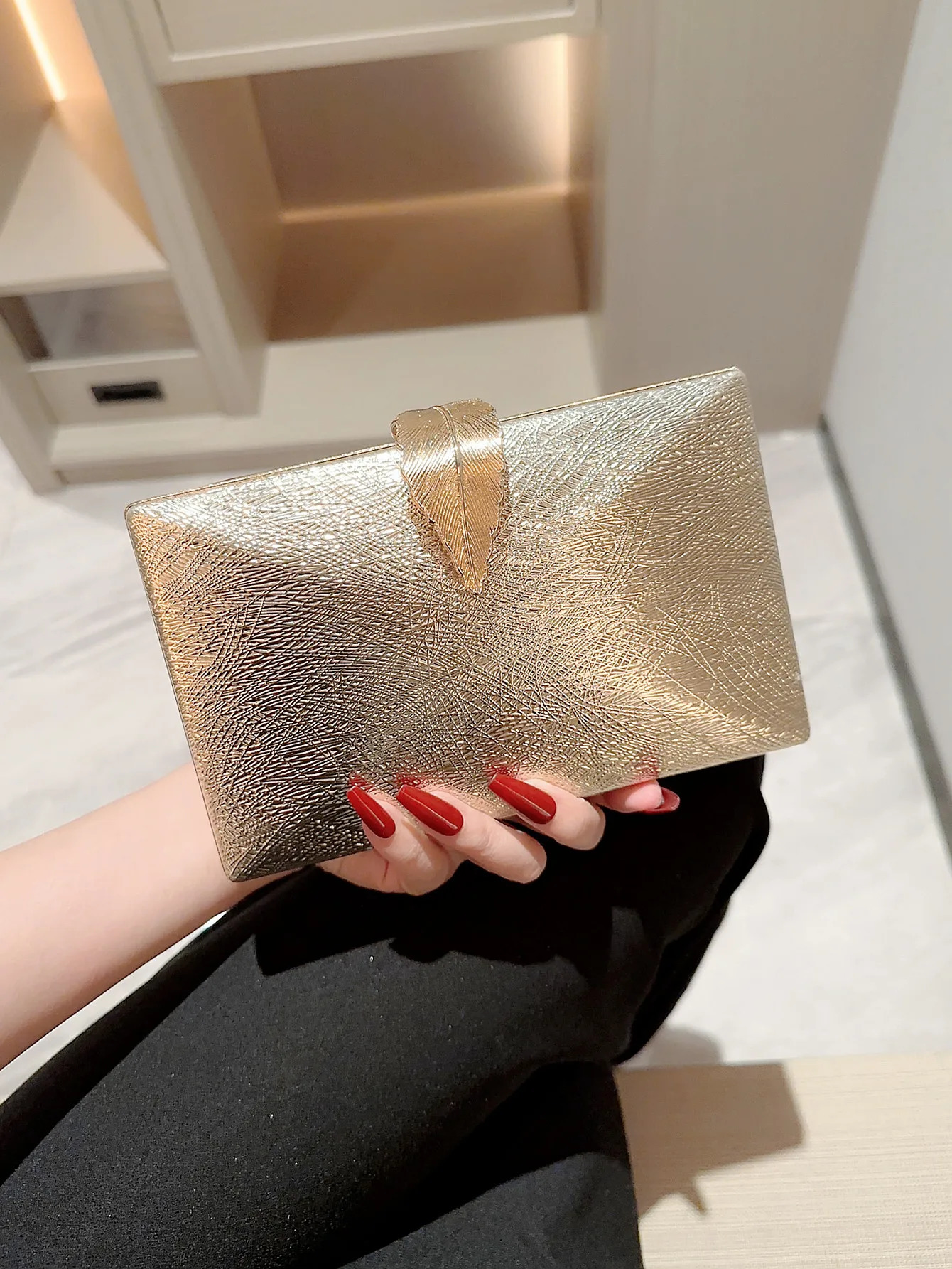 Womens Fashion Gold Leaf Buckle Box Dinner Bag Clutch Chain Evening Dress Party Prom w251014