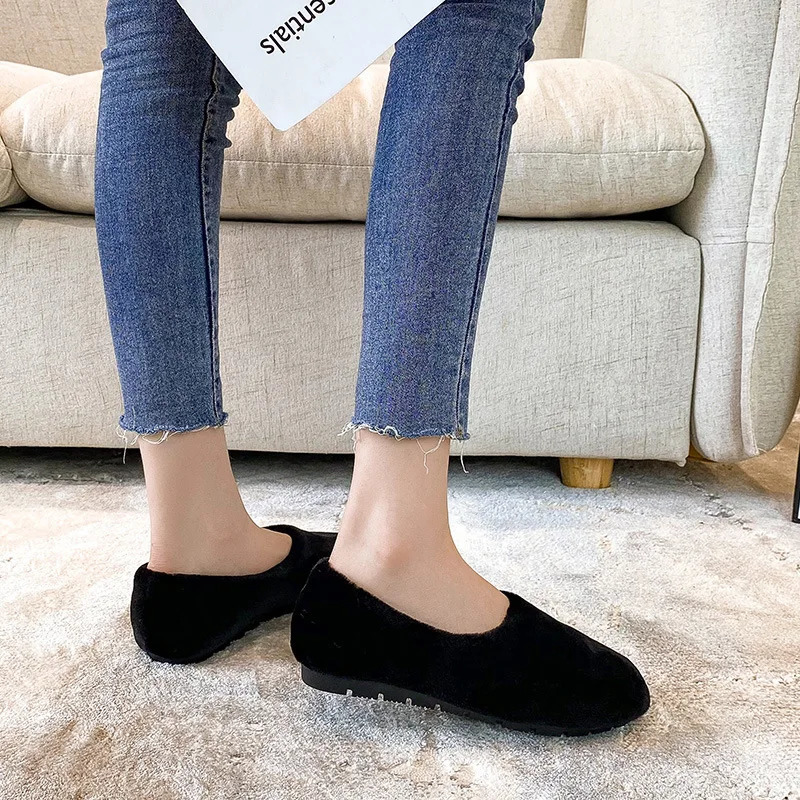 Chic Winter fur shoes women cotton sneakers woman furry flats warm plush loafers lambswool moccasins femme large size 3443 251013