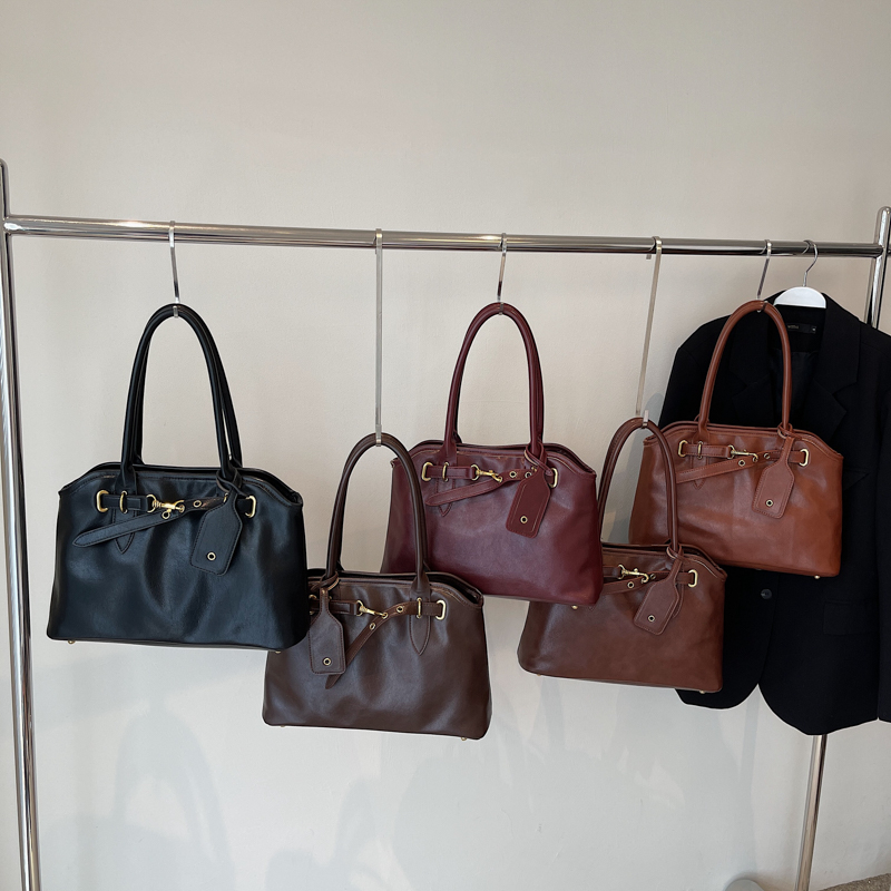 2025 Spring New Fashionable Women's Crossbody Bag Women's Daily Fashion Leisure Large Capacity High end Versatile Small College Student Shou