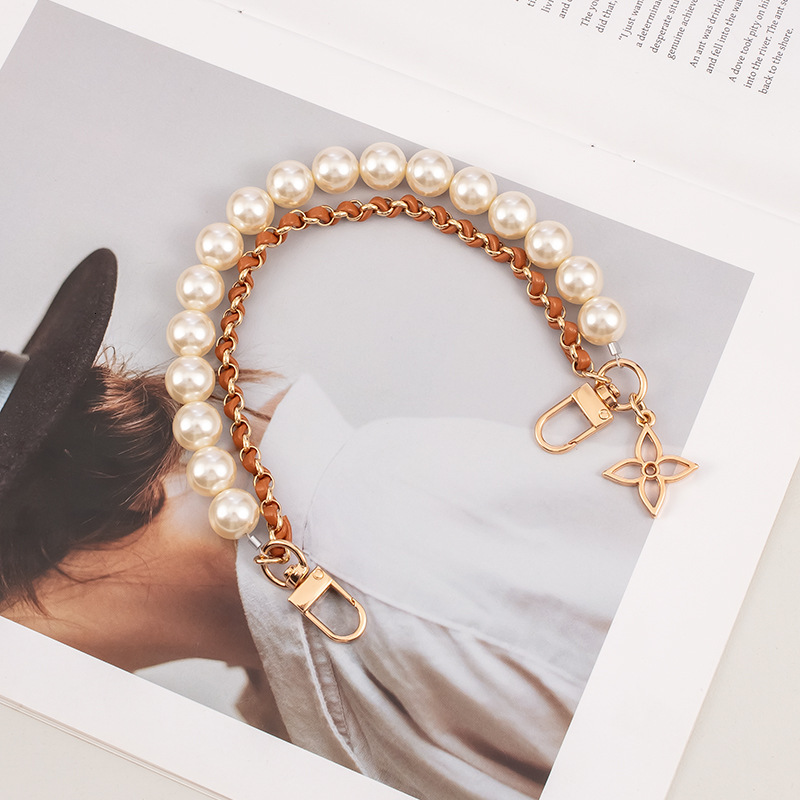 Chain INS Style Short Woven Pearl Lanyard New Personalized Phone Strap Hot Selling Creative Beaded