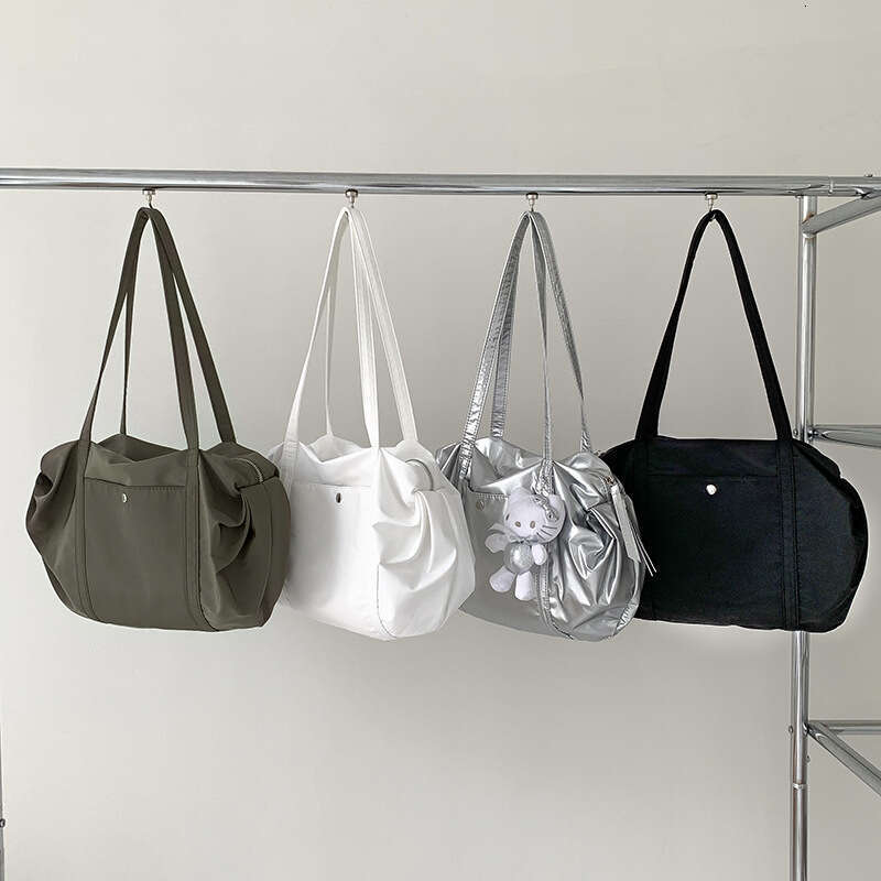 Summer New Tote For Women Fashion Simple Large Capacity Shoulder Niche Design Nylon Commuter Versatile Bag B5