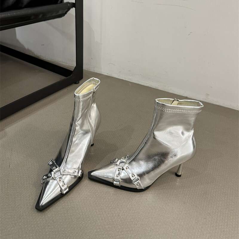 2025 New Show Pointed Toe Heavy Metal Rivet Black Belt Buckle Stiletto High Heel Motorcycle Designer Shoe Fashion Boots