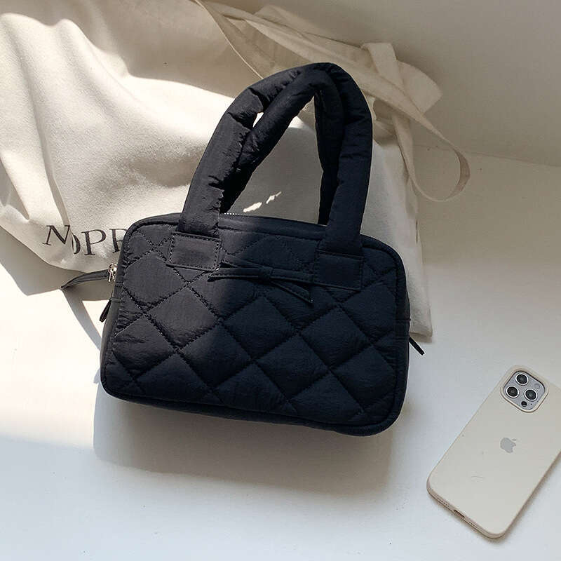 New Korean Version Niche Design Handbag For Women With High-End Feel, Bowknot, Quilted Pattern, Casual Cloud Cotton Bag B5
