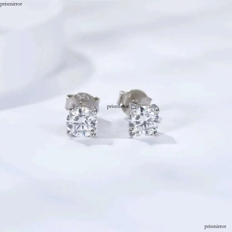 Minimalist Studs Sier Moissanite Earring