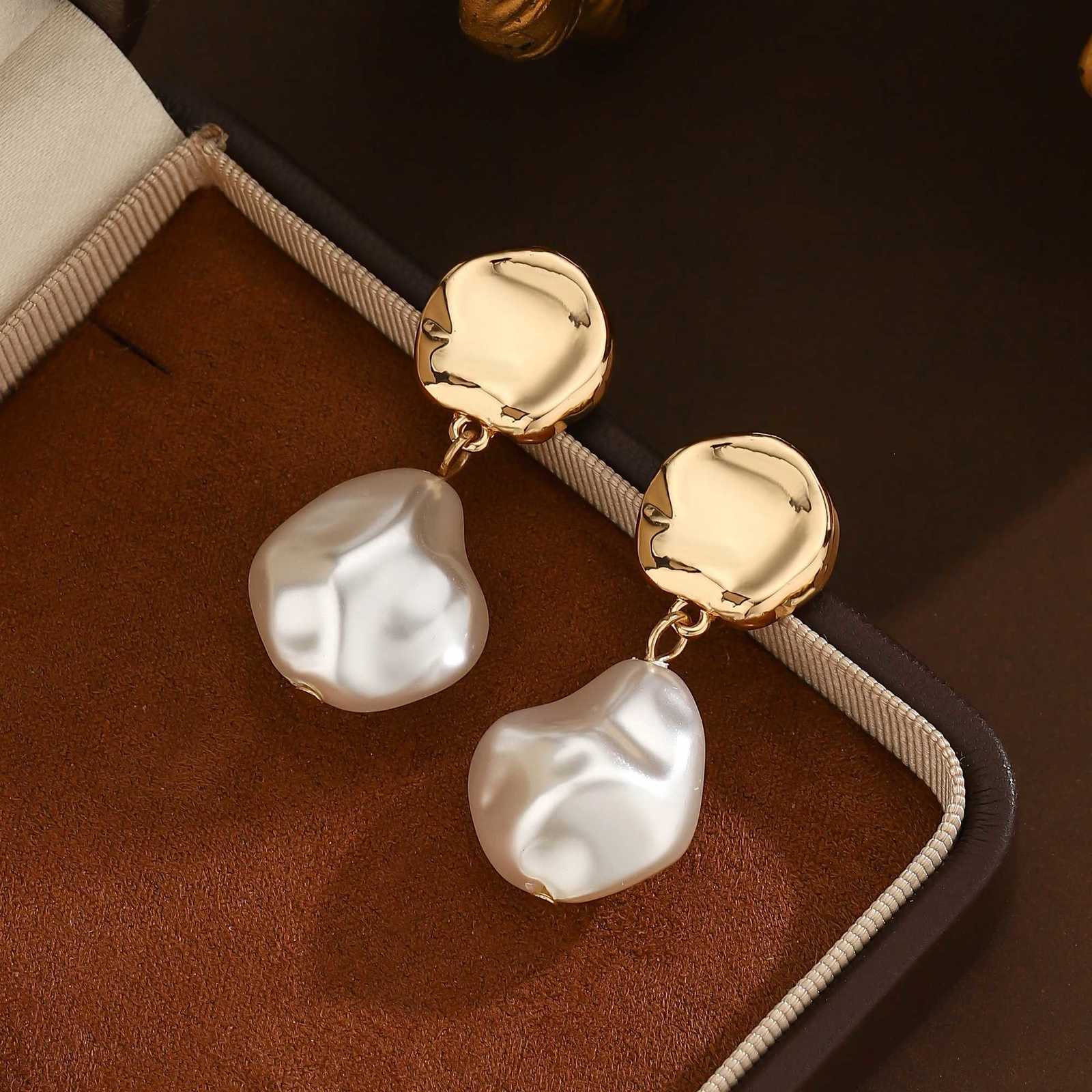 Retro Imitation Pearl Womens Earrings Charming Wedding Party Accessories Christmas Gifts Y251018