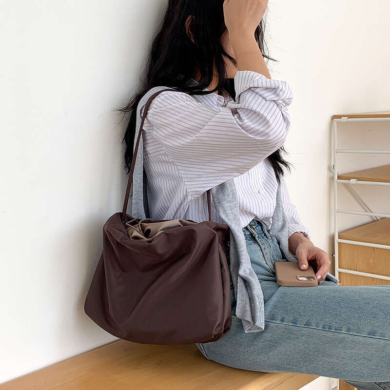 Commuting Nylon Cloud Large Capacity New Korean Versatile Pleated Underarm Lightweight Shoulder Bag B5