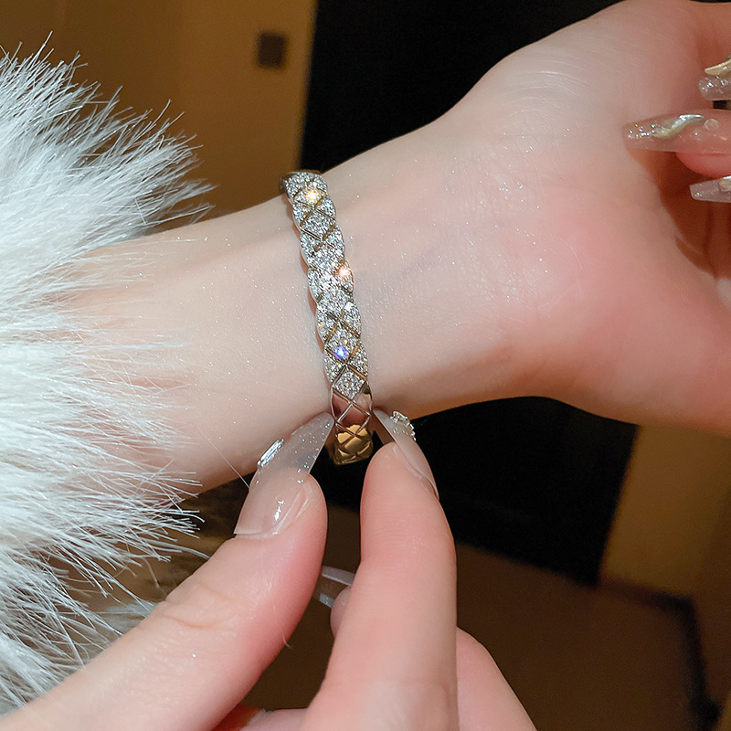 French Minimalist Zircon Elegant Light High-end Sense Bracelet Personality Versatile Fashion Jewelry for Women - view 3