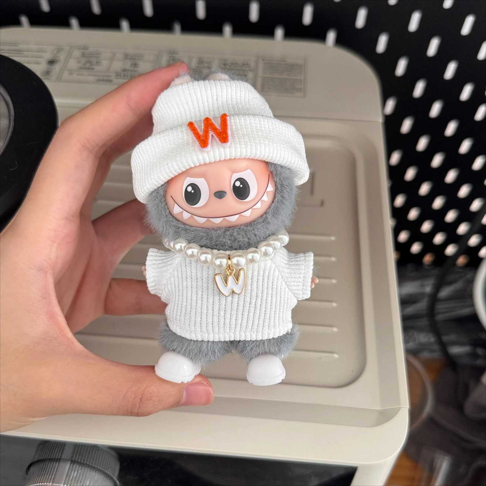 For Labubu 40 Pin for Love Series 4pcs hat letter clothes Pearl necklace shoes set For Labubu doll outfit Clothes AccessoriesT251018