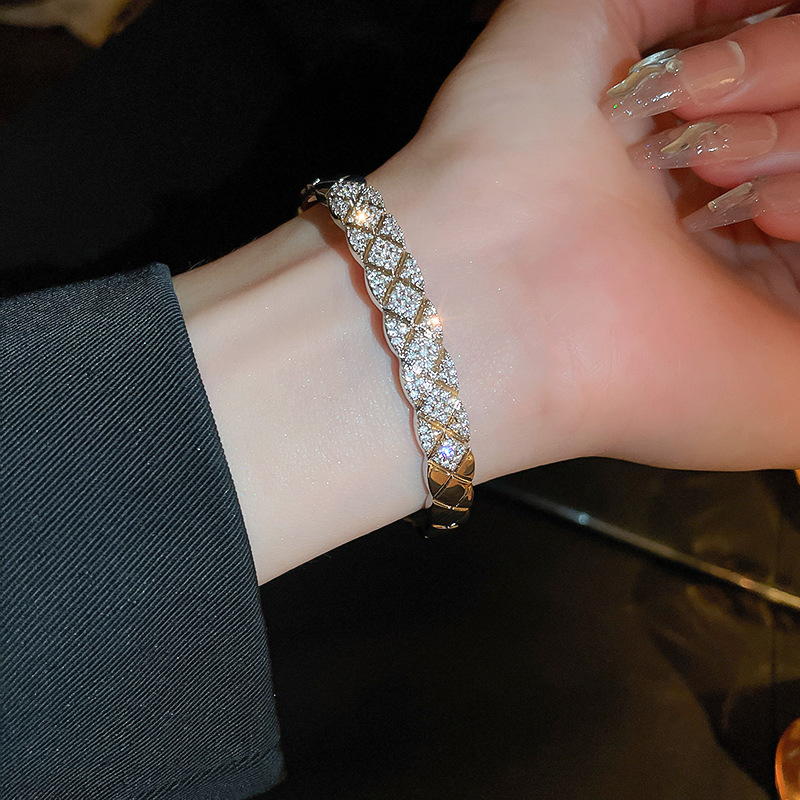French Minimalist Zircon Elegant Light High-end Sense Bracelet Personality Versatile Fashion Jewelry for Women - view 5