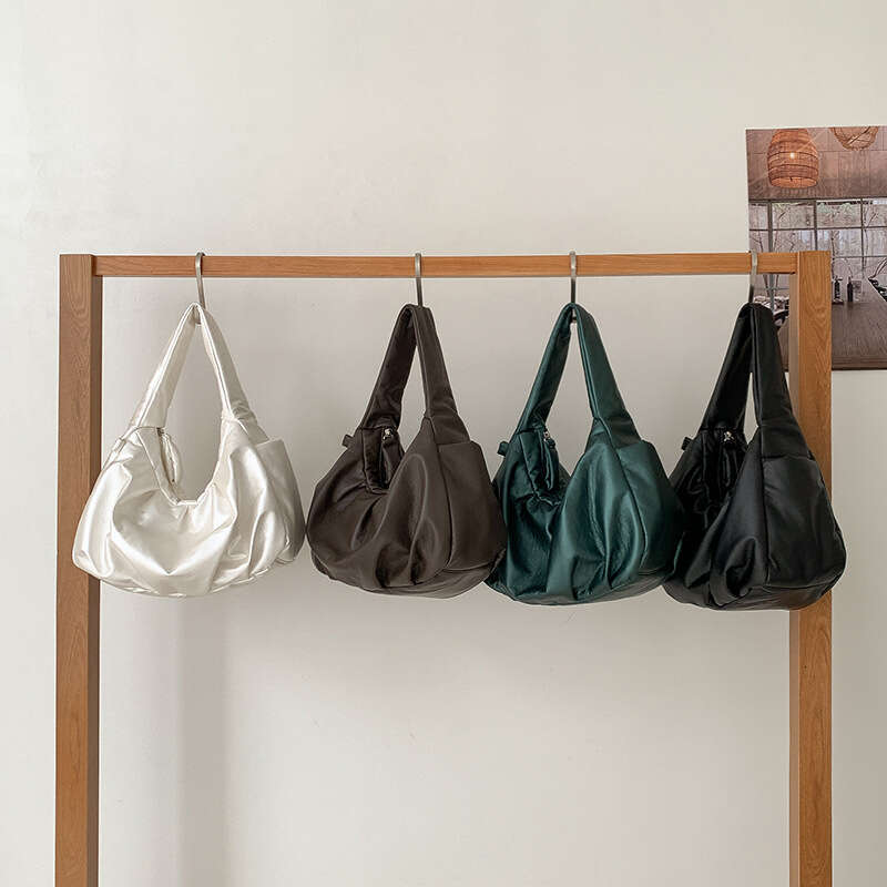 Korean Style Casual Simple Lightweight Large Capacity Pleated Handbag Daily Versatile Niche Commuter Shoulder Bag For Women B5