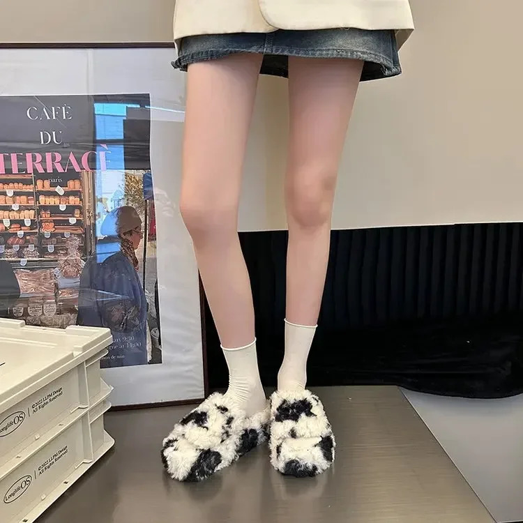 Women Thick Platform Warm Fluffy Slippers Female Autumn Comfortable Non Slip Home Warm Shoes Woman Thick Soled Plush Flipflops 251013