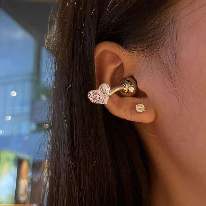 Suitable for Freeclip Flash Dia Heart Earphone Buckle Niche Design Sweet Versatile Accessory