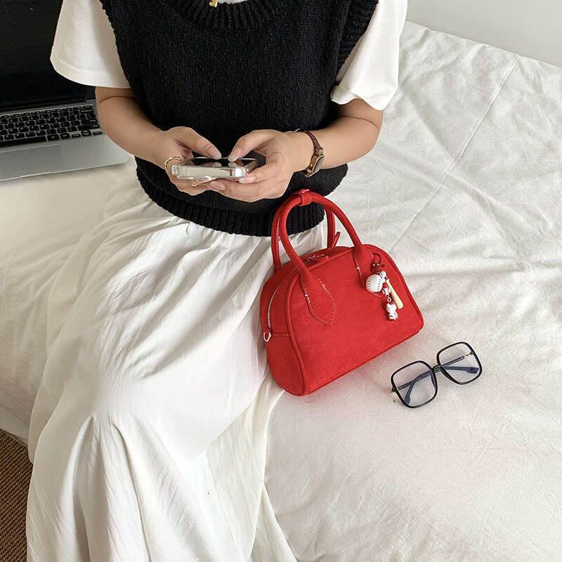 New Korean Version Cute Versatile Matte Handbag For Women Large Capacity Casual Shoulder Crossbody Bowling Bag B5