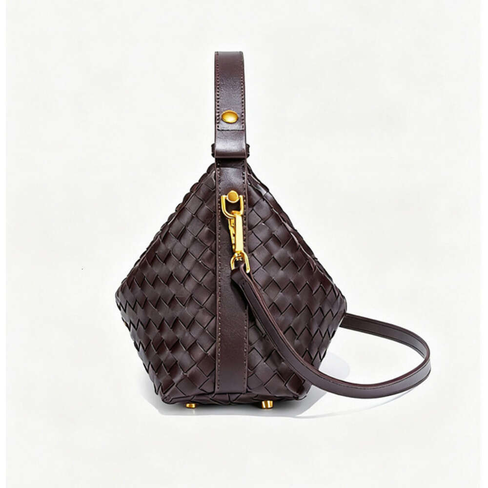 Niche High-End Hand-Woven Fashionable Single Shoulder Crossbody Lunch Box Trendy Handheld Bento Bag Z260124