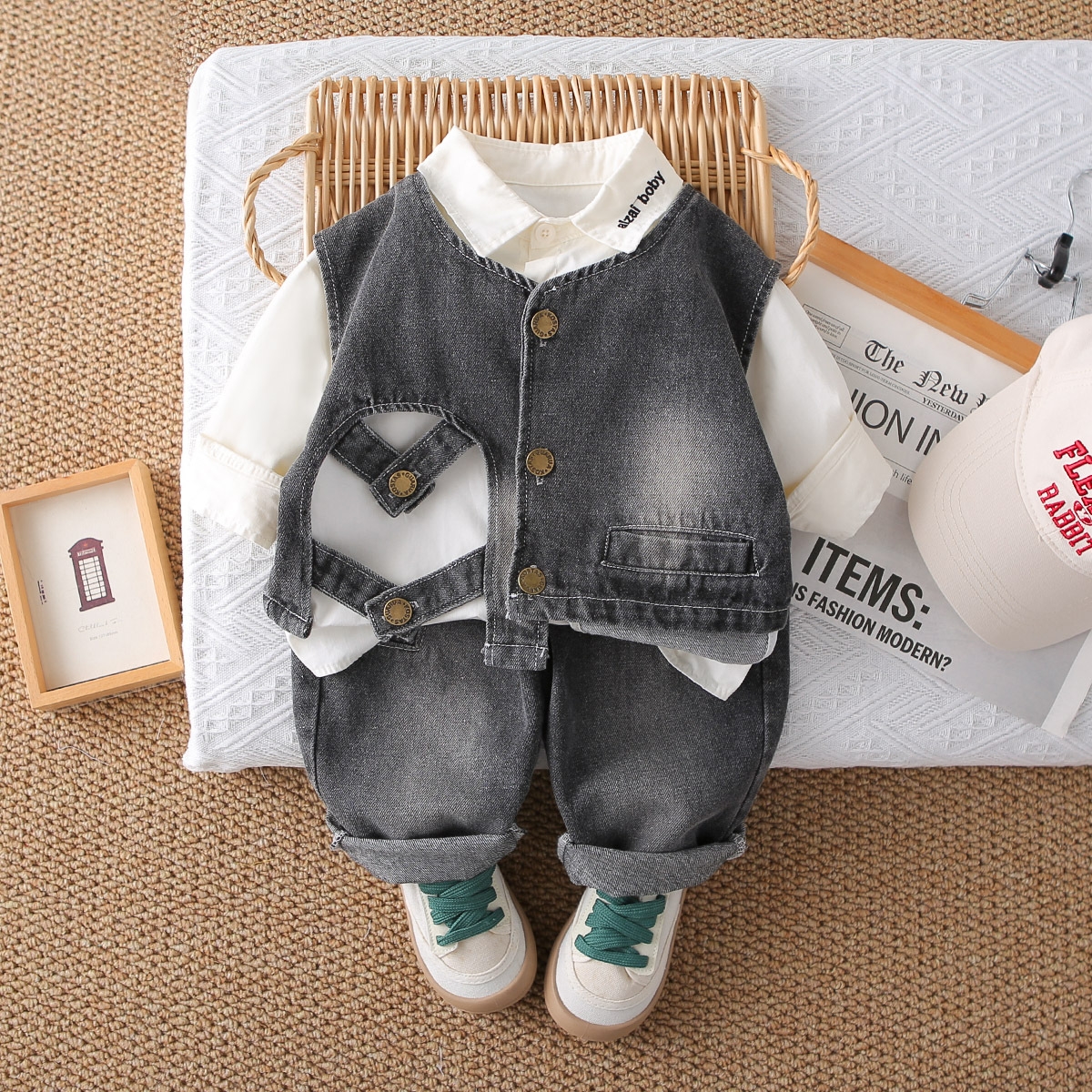 Little boy's denim vest three piece set 2025 Spring and Autumn new style boys' stylish autumn clothes baby clothes