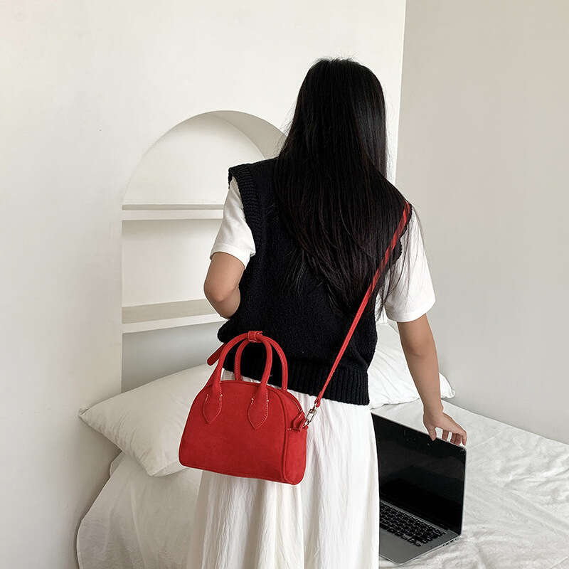 New Korean Version Cute Versatile Matte Handbag For Women Large Capacity Casual Shoulder Crossbody Bowling Bag B5