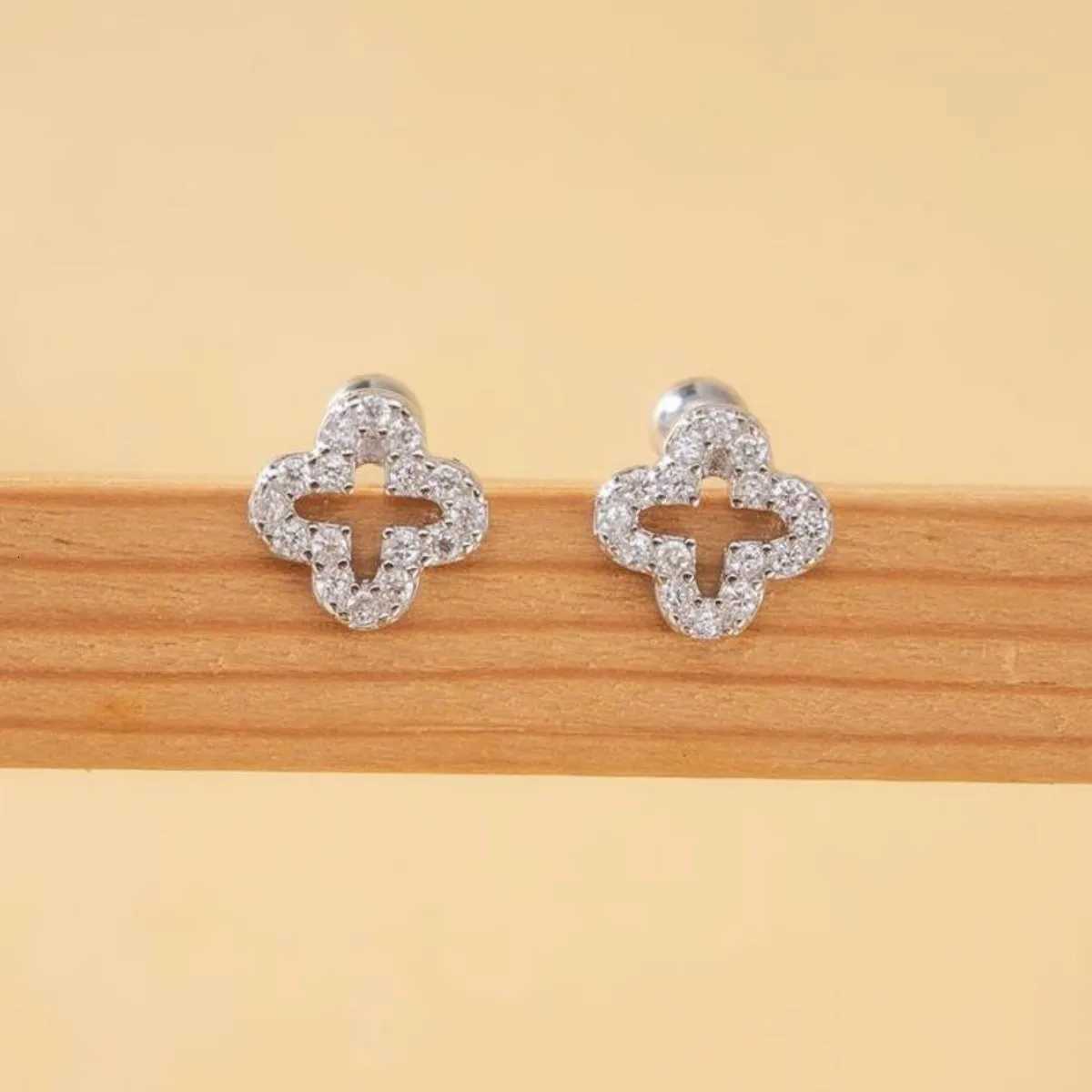 Fashion Shiny Zircon Hollow Out Four leaf clover flowers Earrings Sweet Cute Simple Jewelry Party Birthday Gift Y251018