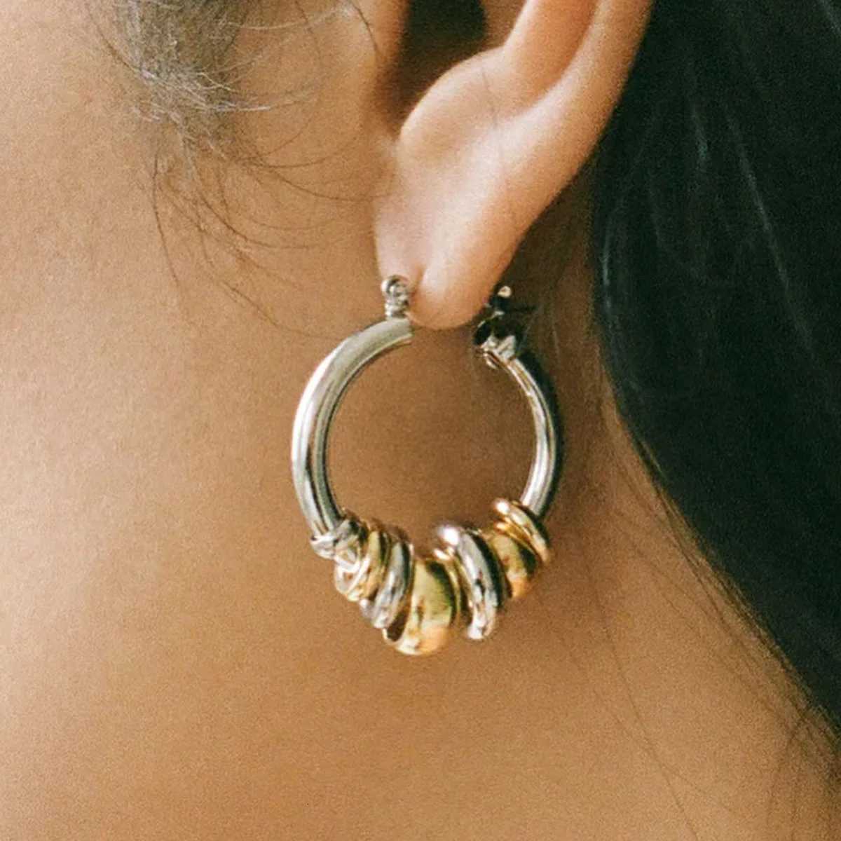 Vintage Mini Circle Round Huggie Earrings for Women Waterproof Hypoallergenic Minimalist Hoop Ear Buckle Versatile Punk Jewelry Y251018