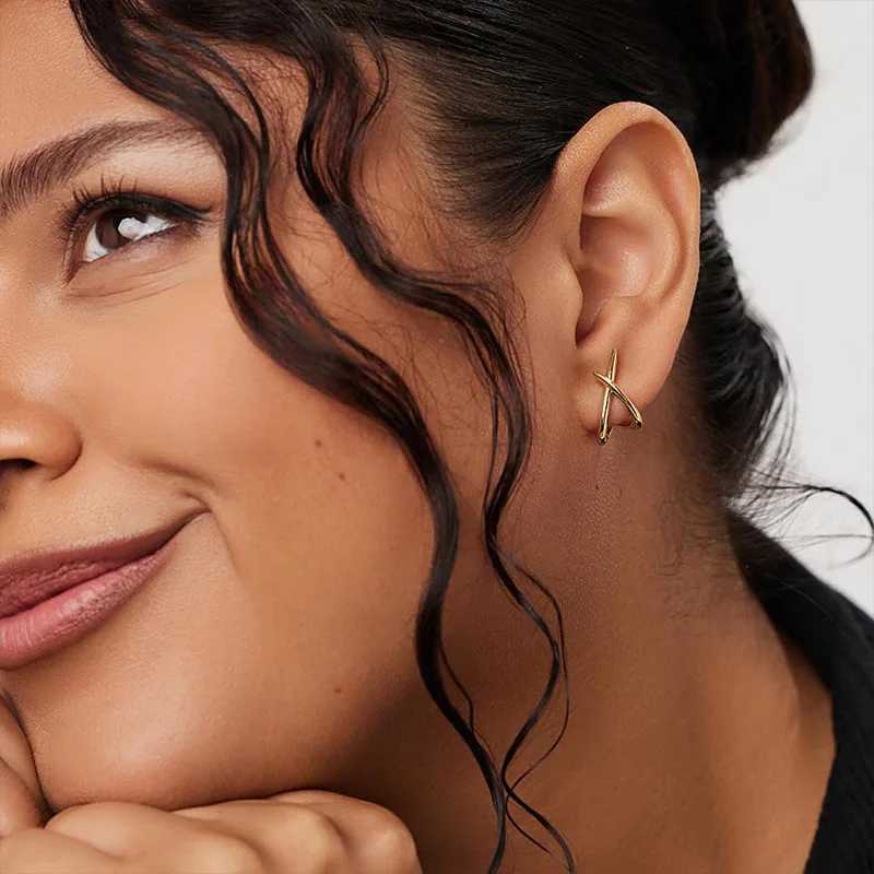 Stainless Steel Cross Stud Earrings for Women Girls Trendy Dainty Simple Minimalist Accessories Party Fashion Jewelry Gifts Y251018