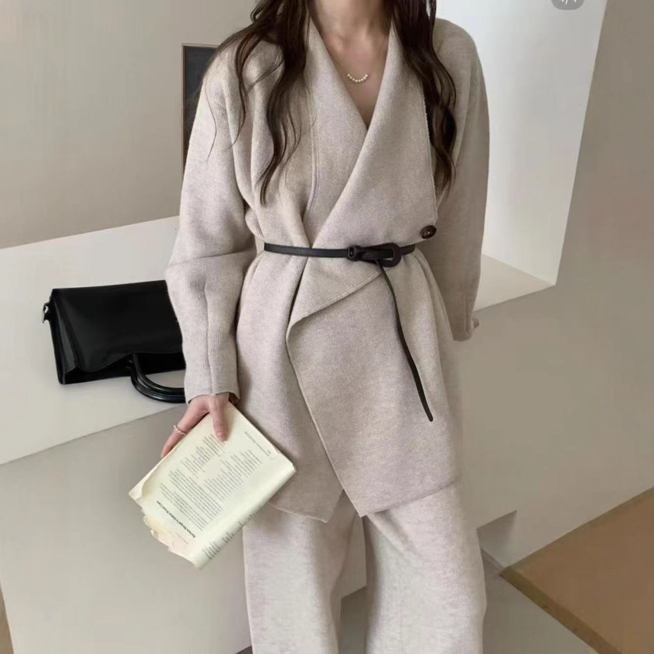 design 2025 Autumn/Winter New Top Lazy Women's High end Knitted Set Big Collar Sweater Jacket Luxury Wide Designer Jacket Long Pants Two piece Se