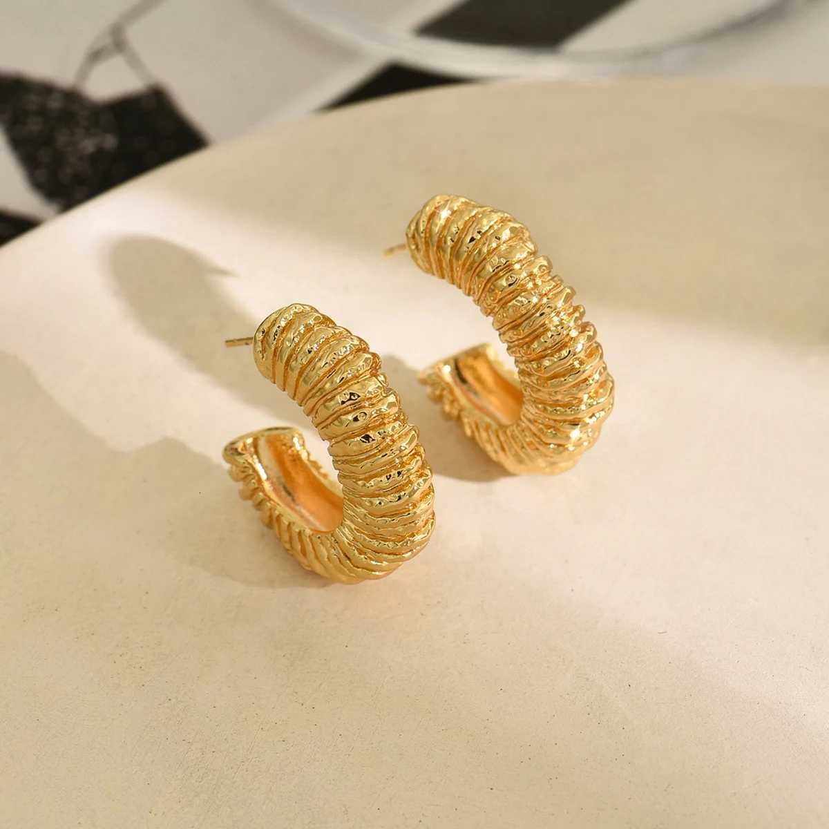 Stainless Steel Hoop Earrings Striped Pleated Texture 18K Gold PVD Plated C Shape Earrings Charm Fashion Wedding Party Jewelry Y251018