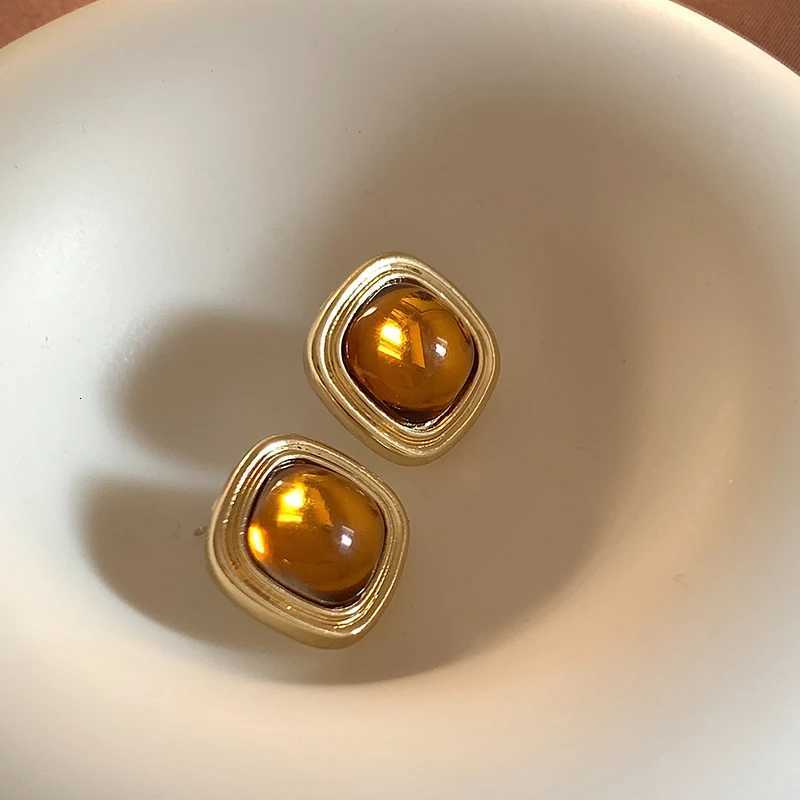 Amber Coffee Autumn Winter Earrings for Women 2024 New Retro stud Earrings jewelry and accessories Y251018