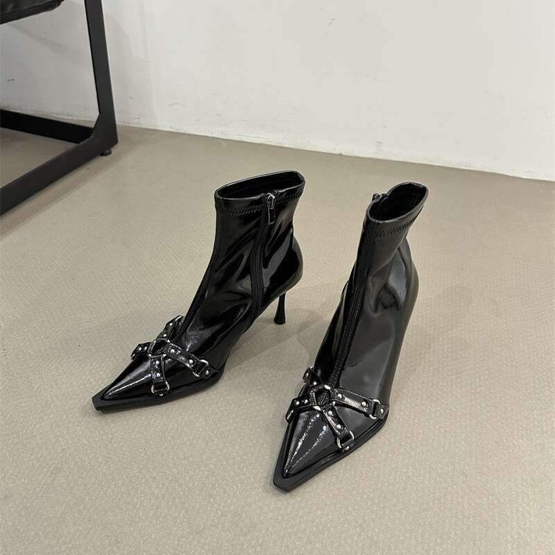 2025 New Show Pointed Toe Heavy Metal Rivet Black Belt Buckle Stiletto High Heel Motorcycle Designer Shoe Fashion Boots