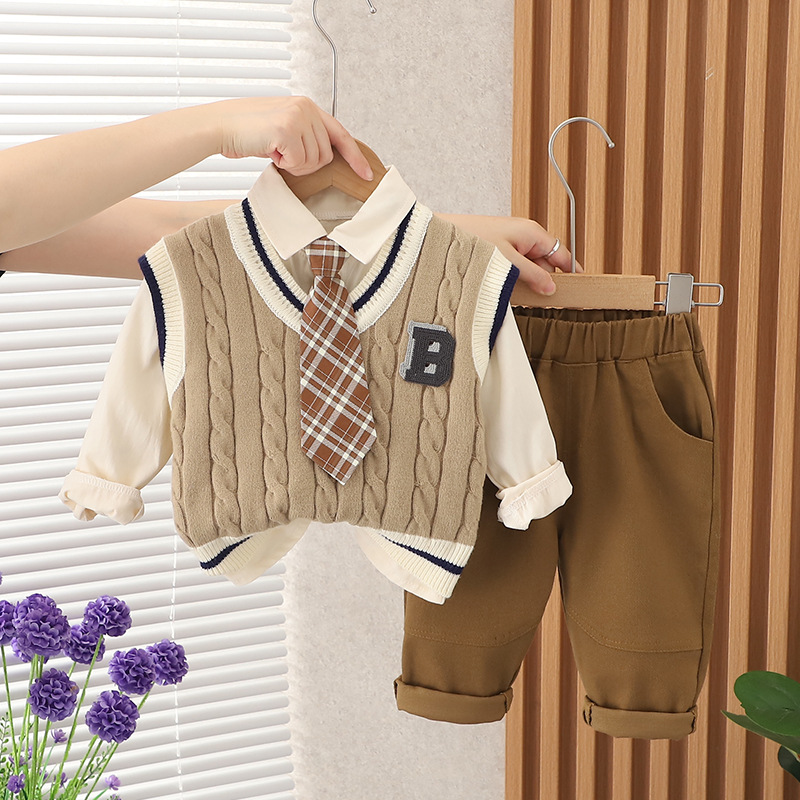 Boys' autumn outfit set, tie, letter sweater, three piece set, 2023 new item, children's clothing for ages 1-2-4, casual and fashionable
