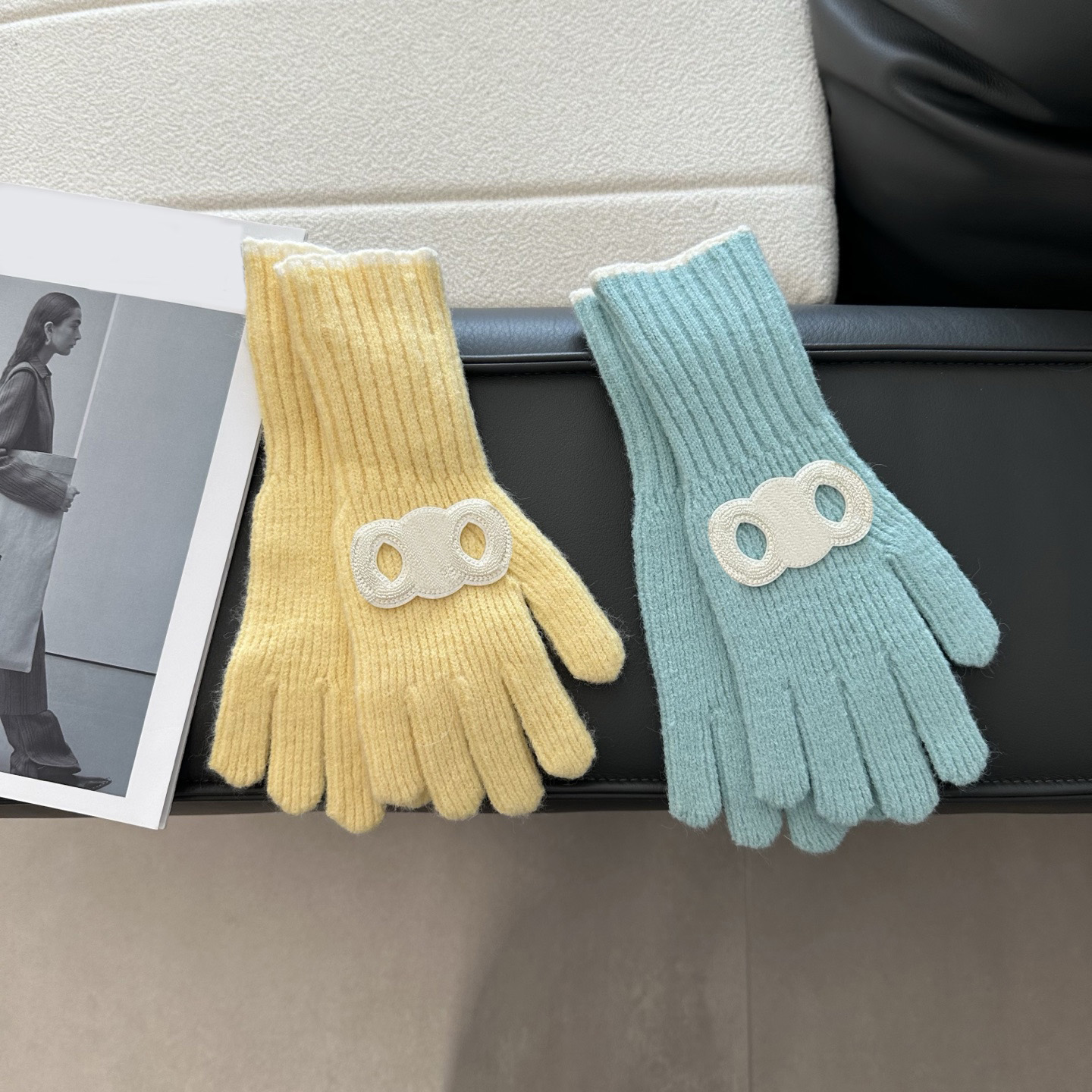 Five Fingers Classic Gloves for Winter and Autumn Fashion Women Mittens Glove Knitting Wool Black Letter Style Outdoor Sport Warm Winters Hemp Long Knitting