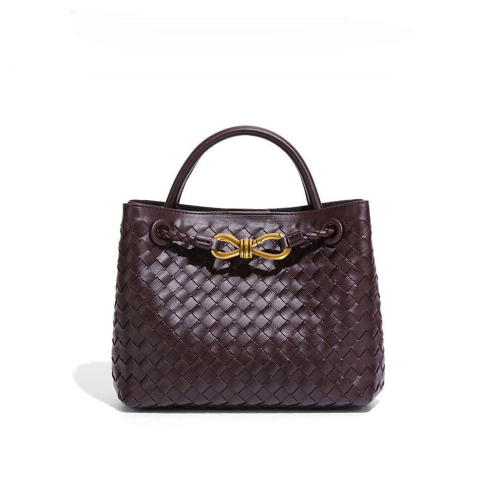 New Handmade Woven Fashionable Single Shoulder Crossbody for Women Commuting Large Capacity Handheld Tote Bag