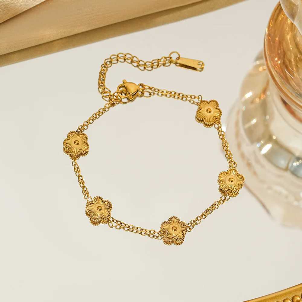 Fashion Flower Stainless Steel Bracelets For Women Trendy Gold Color Metal Bracelet Party Birthday Daily Cute Romantic JewelryXJ251018