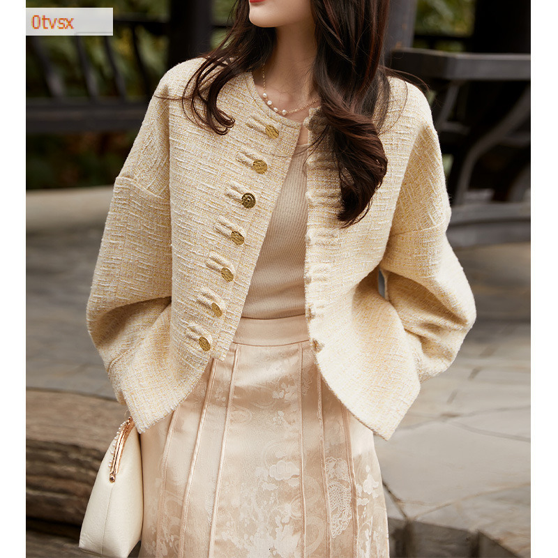 2025 autumn fashion and winter new top texture new Chinese style jacket high-end ethnic style coarse woolen women's white short designer jacket l