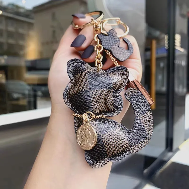Bag charms Designer Luxury charm PU Leather for women Men Creative Cat Keychain Love pendant Personalized Bear Car Bag Pendant Couple Style