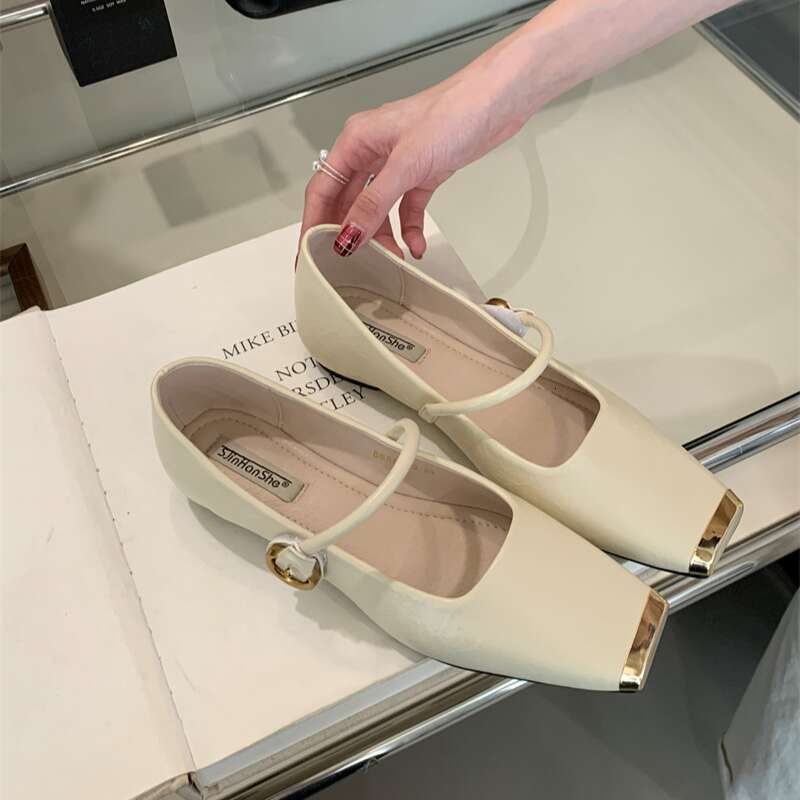 2025 New Slip-On Soft Sole Mary Jane Flat Evening Style Metal Toe Designer Shoe Shallow Mouth Single Shoes Women