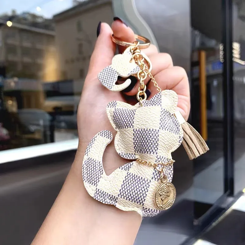 Bag charms Designer Luxury charm PU Leather for women Men Creative Cat Keychain Love pendant Personalized Bear Car Bag Pendant Couple Style