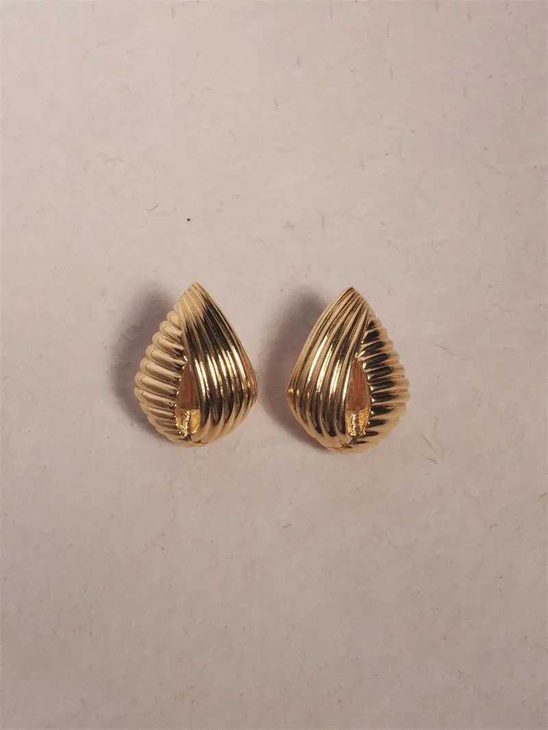 Vintage stainless steel staggered striped hollow water drop earrings with water drop texture earrings with temperament persona Y251018