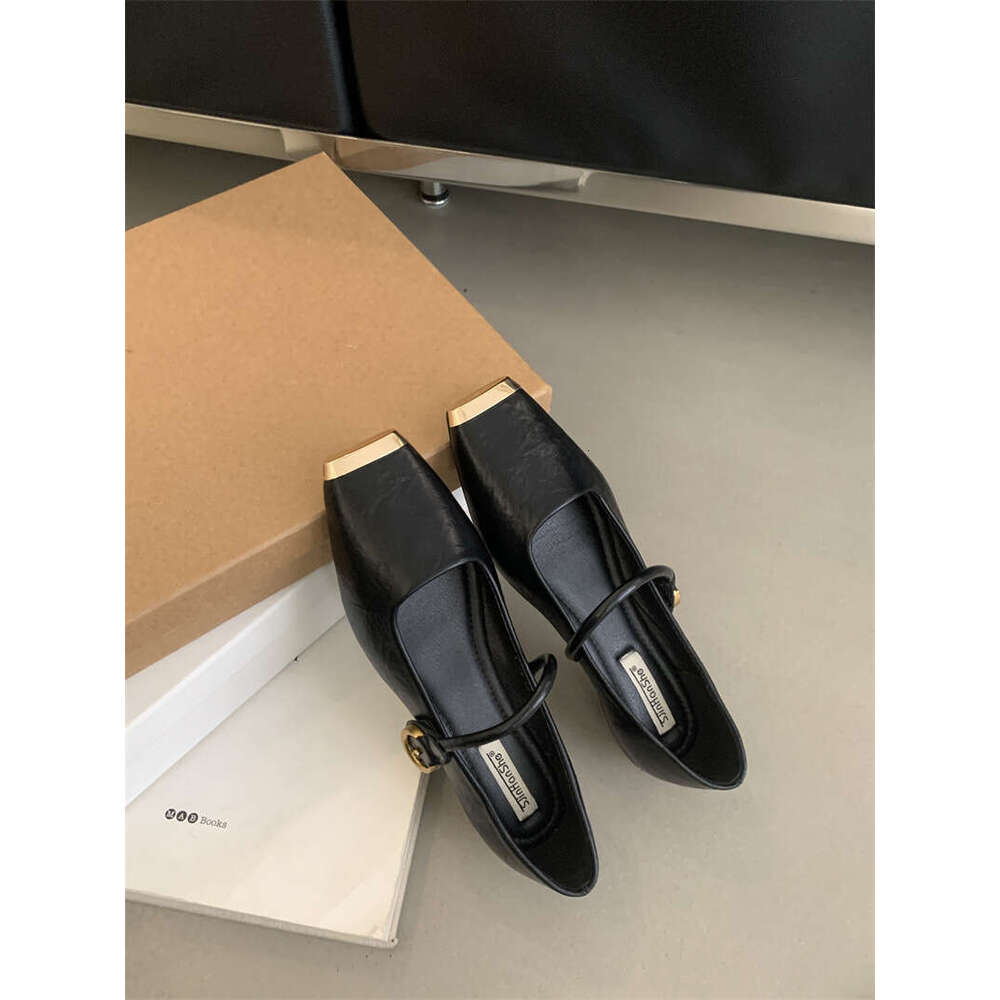 2025 New Slip-On Soft Sole Mary Jane Flat Evening Style Metal Toe Designer Shoe Shallow Mouth Single Shoes Women