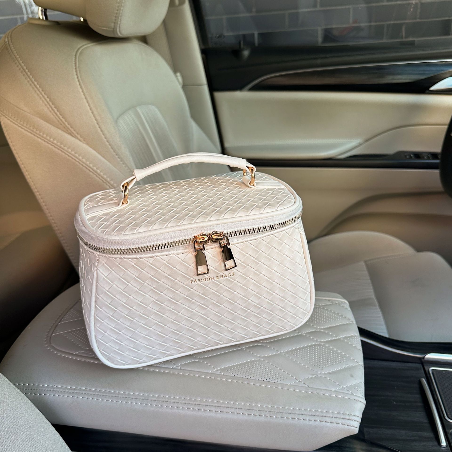 Luxury Brand Designer Bag Internet Celebrity New Style Woven Makeup Bag Travel Portable Multifunctional High-End Large Capacity Cosmetic Organizer Bag