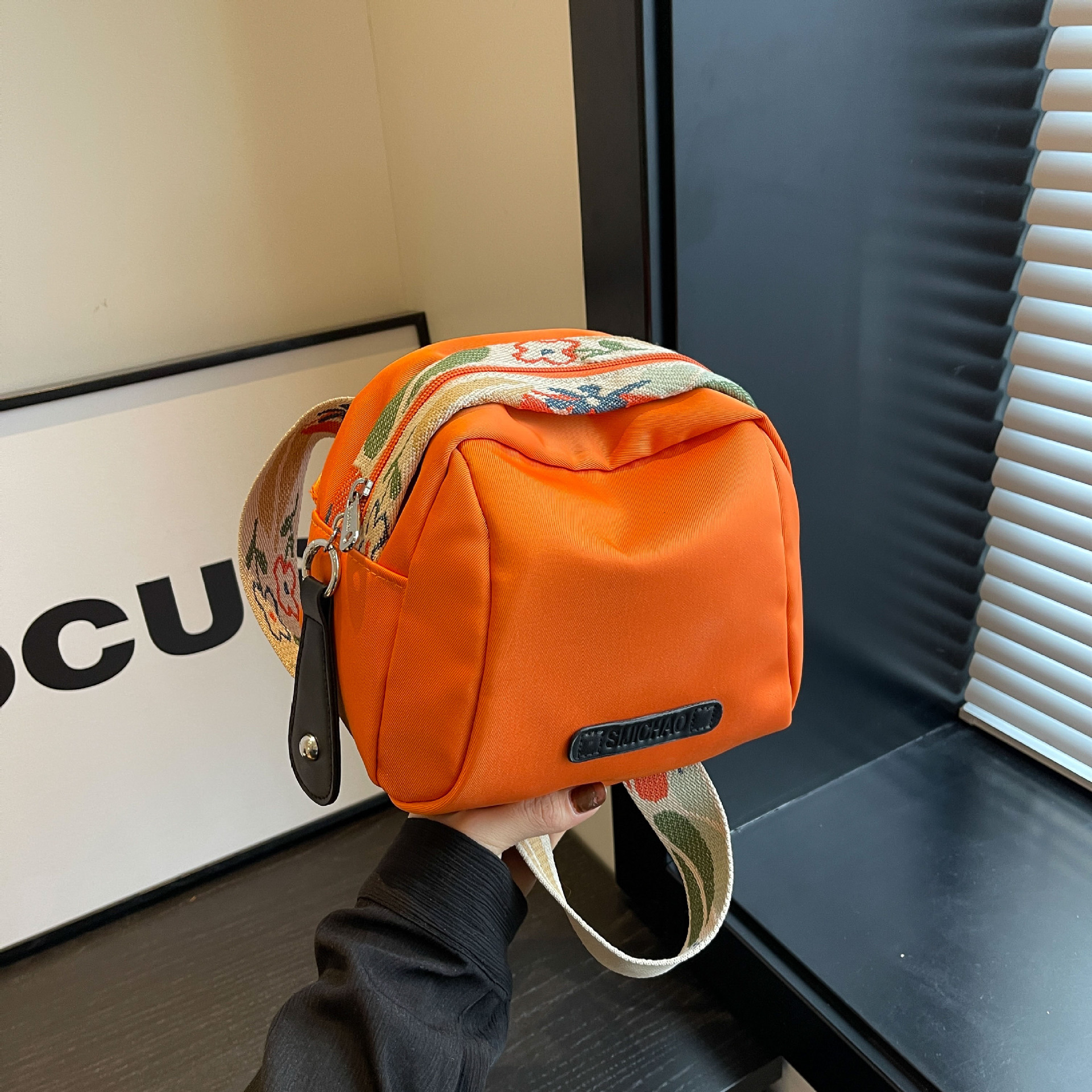 Luxury Brand Designer Bag New Canvas Shoulder Bag For Women, Large Capacity Crossbody Bag, Versatile Oxford Cloth Shell Bag With Copyright