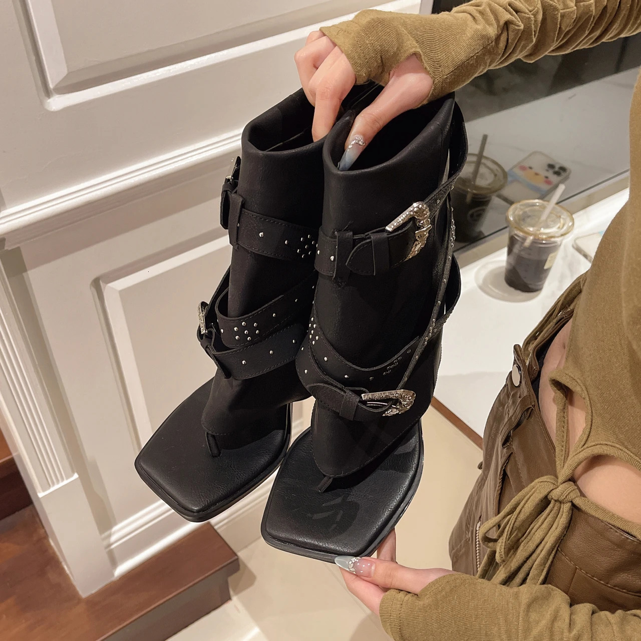 Heightened Inside Platform Toe Clip Cool Boots for Women Summer Studded Booties 251018