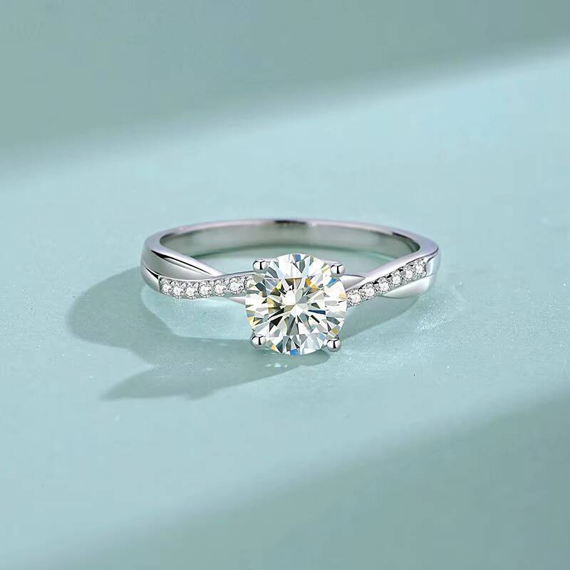 S925 Sterling Silver 1ct D Color Moissanite Ring Female Diamond Wedding Ring Classic Fourclaw Moissanite Ring for Women