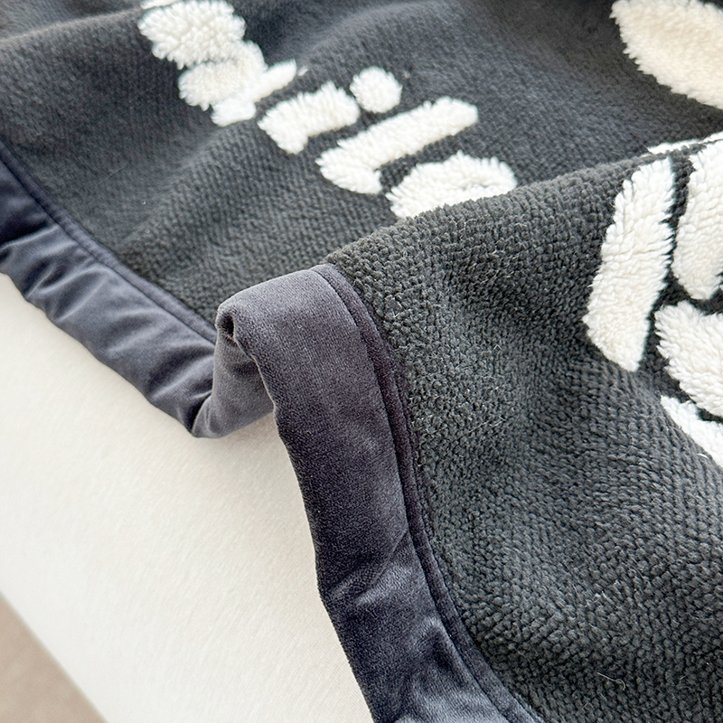 Luxury friendly soft throw black and white camellia pattern multifunctional sleeping blanket suitable & for office/bedroom/travel full-size