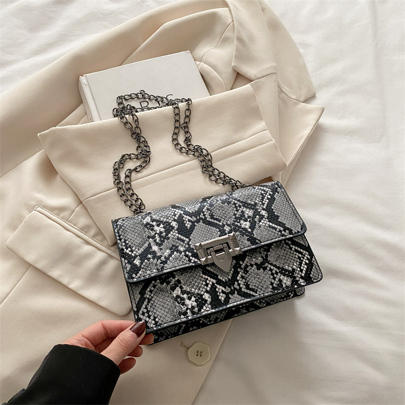 Luxury Brand Designer Bag Snake Pattern Lock Buckle Shoulder Bag 2025 New Style Personality Ins Casual Handbag For Women Fashion Crossbody Bag