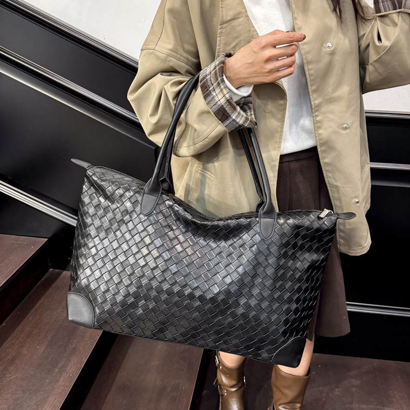 Luxury Brand Designer Bag Mommy Bag Short Trip Business Travel Portable Fashion Large Bag Storage Bag Large Capacity Korean Style Trendy Tote Bag