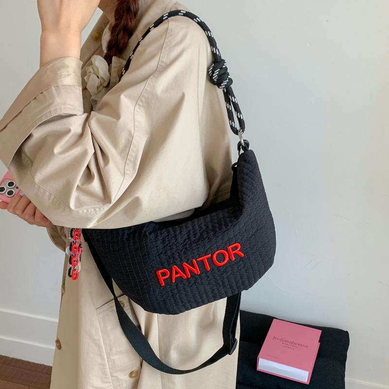Luxury Brand Designer Bag Super Popular Niche Bag For Women 2025 New Lightweight Versatile Crossbody Bag Fashionable Commuter Shoulder Underarm Bag Ho