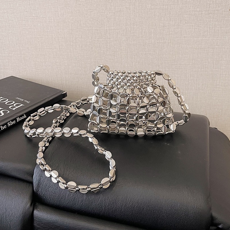 Luxury Brand Designer Bag Luxury Brand Designer Bag French Style Light Luxury Handmade Beaded Woven Shoulder Bag 2025 Summer Metal Design Hollow Versa