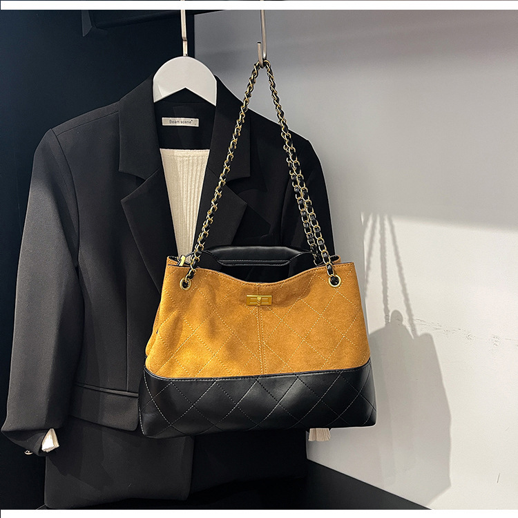 Luxury Brand Designer Bag Style Suede Chain Commuter Tote Bag For Women 2025 New Large Capacity Niche Single Shoulder Crossbody Bag