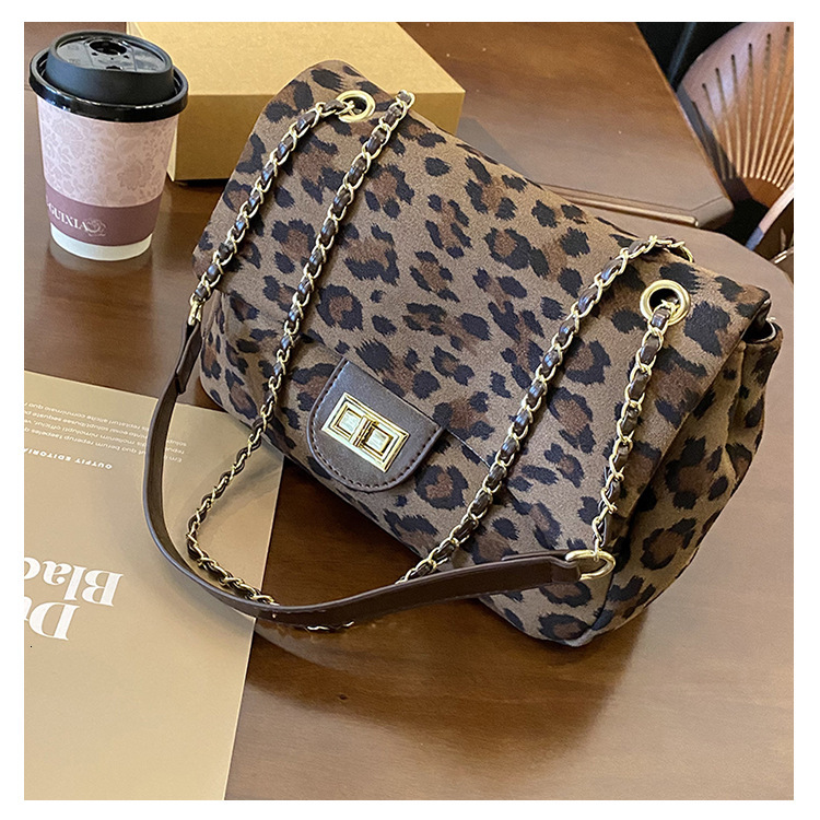 Luxury Brand Designer Bag Fashion Trend Women's Single Shoulder Bag 2024 Winter New Commuter Crossbody Bag Casual Versatile Chain Bag For Women