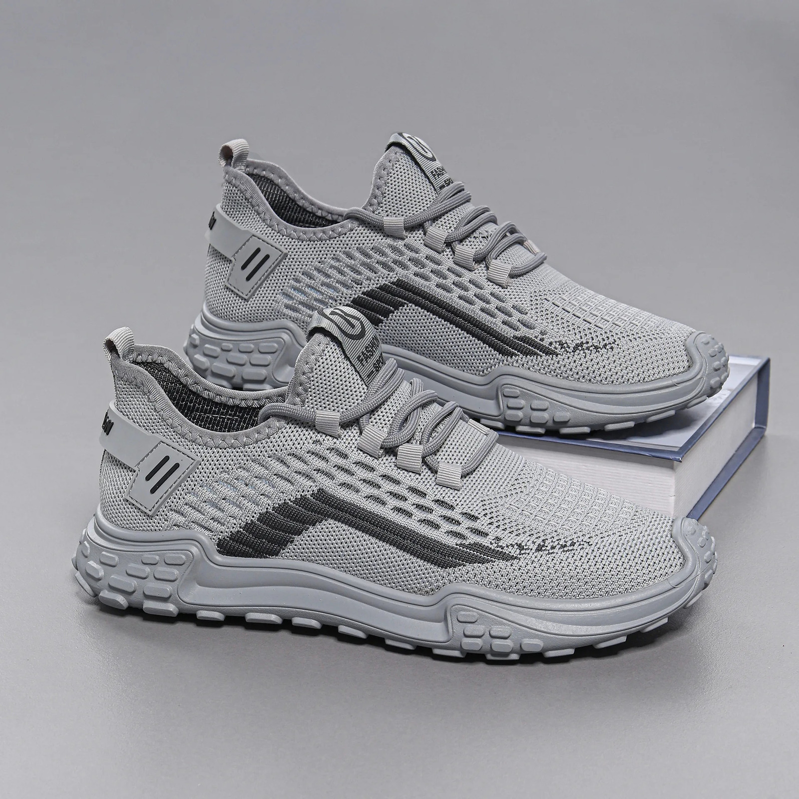 Oulylan Fashion Outdoor Antislip Sports Footwear Male Summer Comfortable Breathable Sneakers Casual Laceup Shallow Mouth Shoes 251013